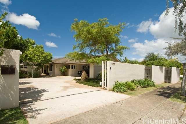 Property Photo: 1050 Makaiwa Street HI 96816