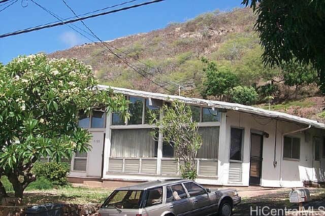 Property Photo:  