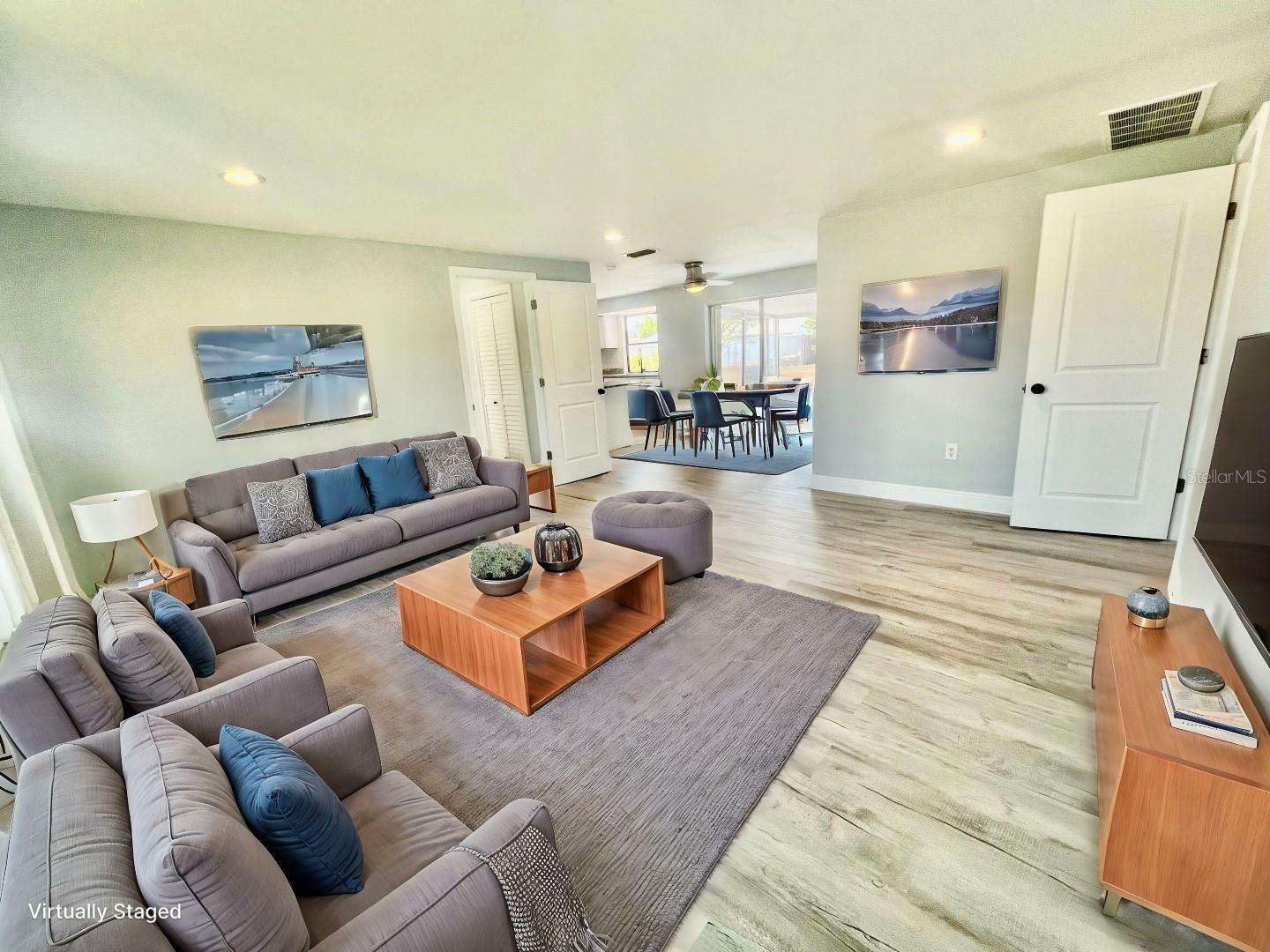 Property Photo: 8147 Chesebro Avenue FL 34287