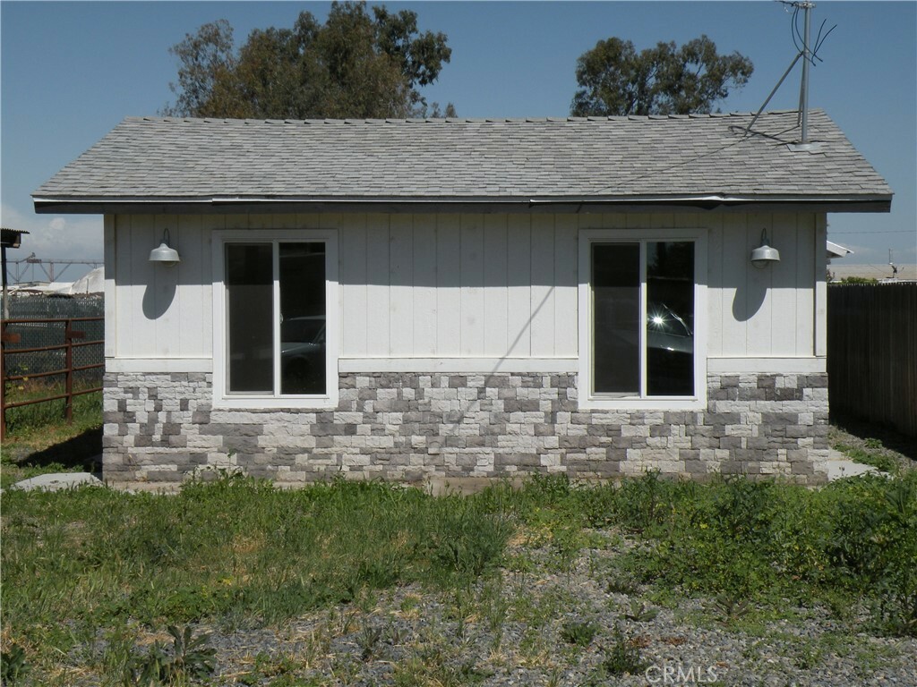 9893 Vista Avenue  Hanford CA 93230 photo