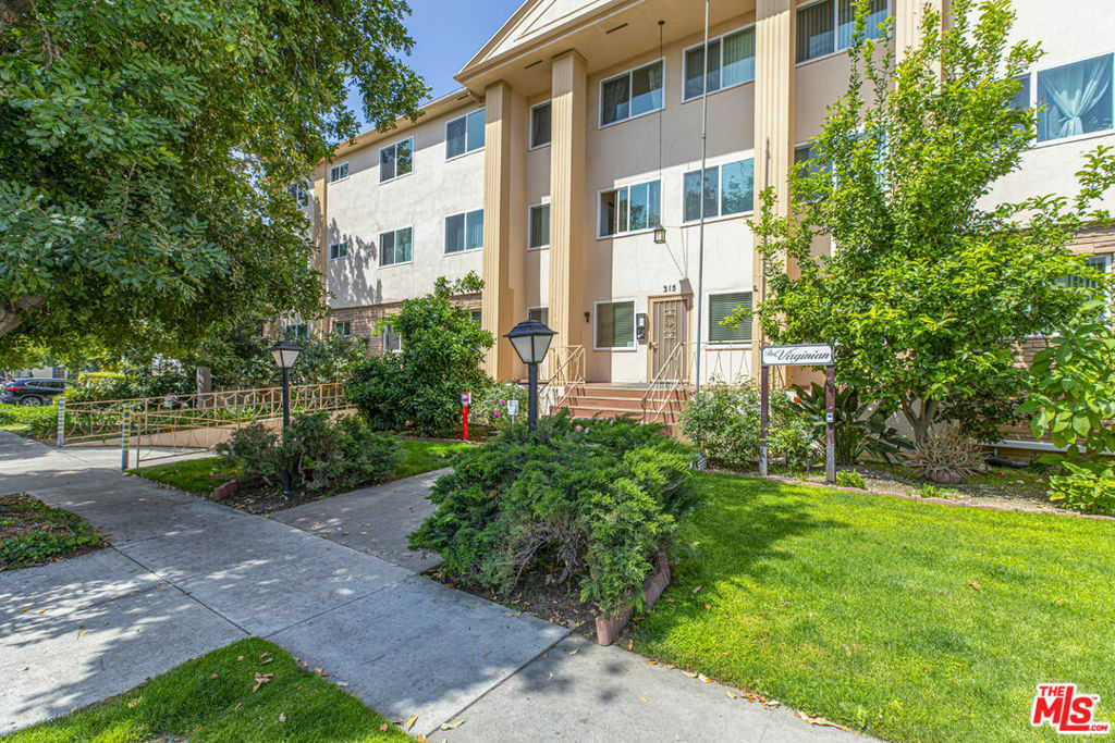 Property Photo:  315 N Louise Street 203  CA 91206 