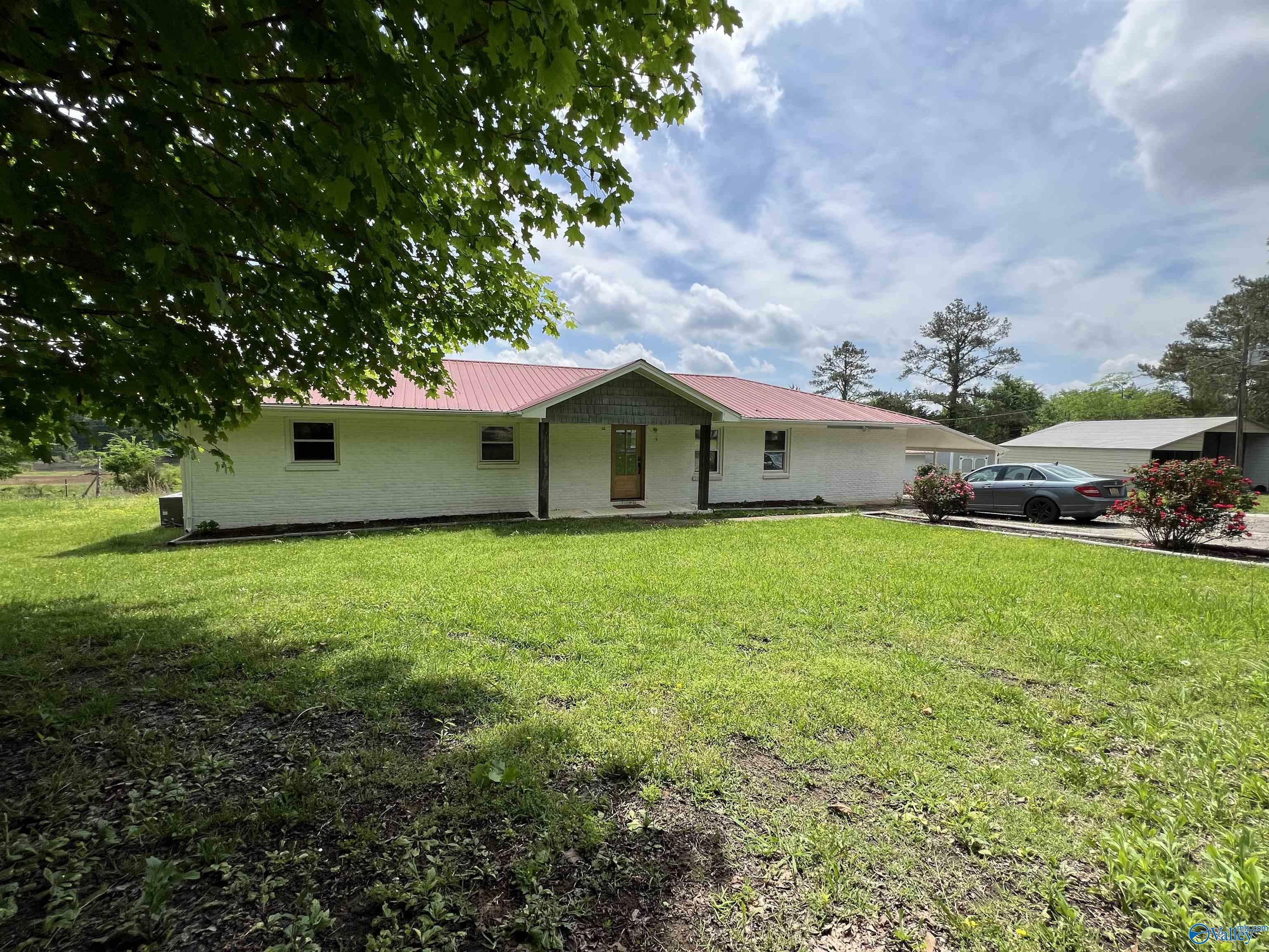 Property Photo:  15386 County Road 8  AL 35776 