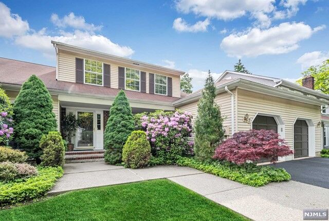 Property Photo:  7 Birdseye Circle  NJ 07470 