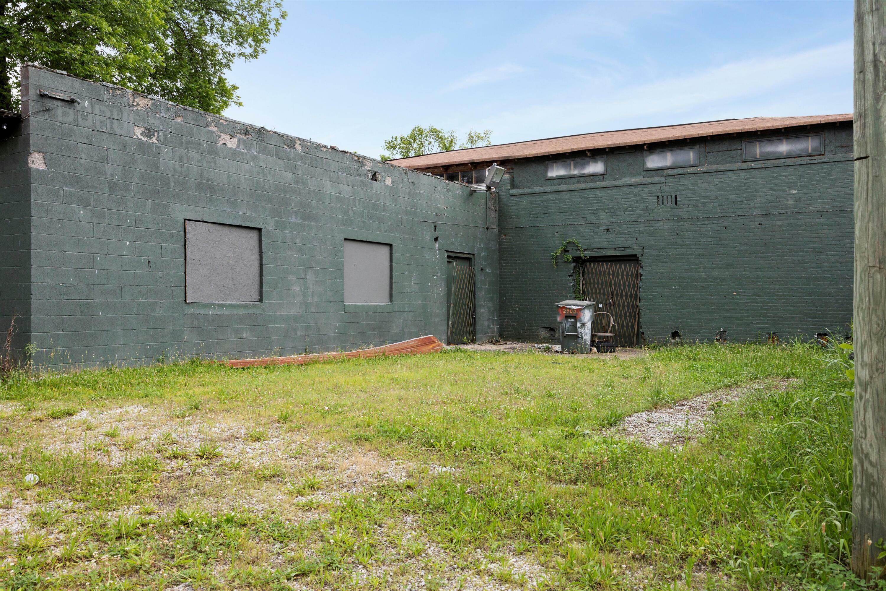 Property Photo:  2205 Fairleigh Street  TN 37406 