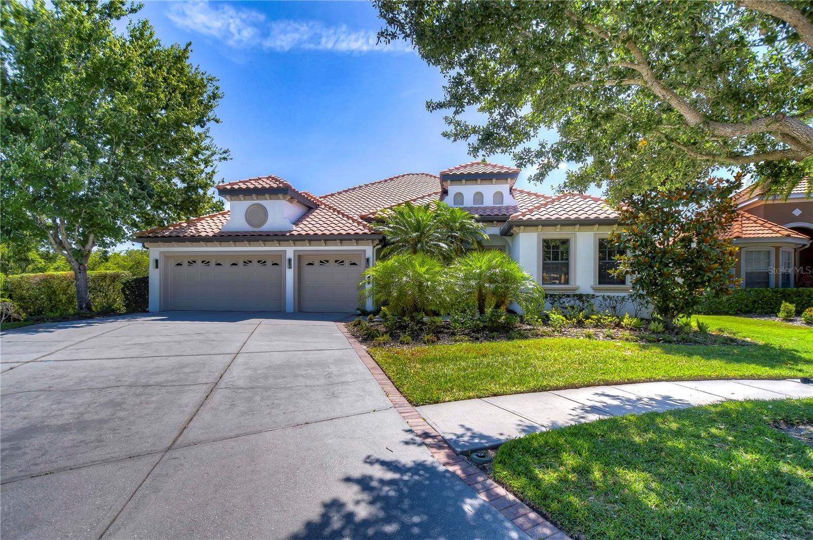 Property Photo: 20121 Shady Hill Lane FL 33647