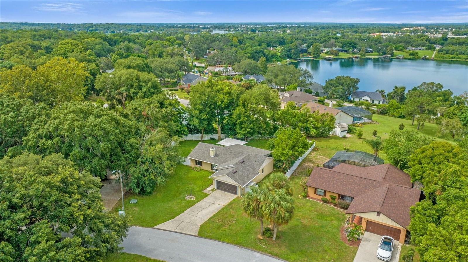 Property Photo: 102 Hillside Drive FL 32726
