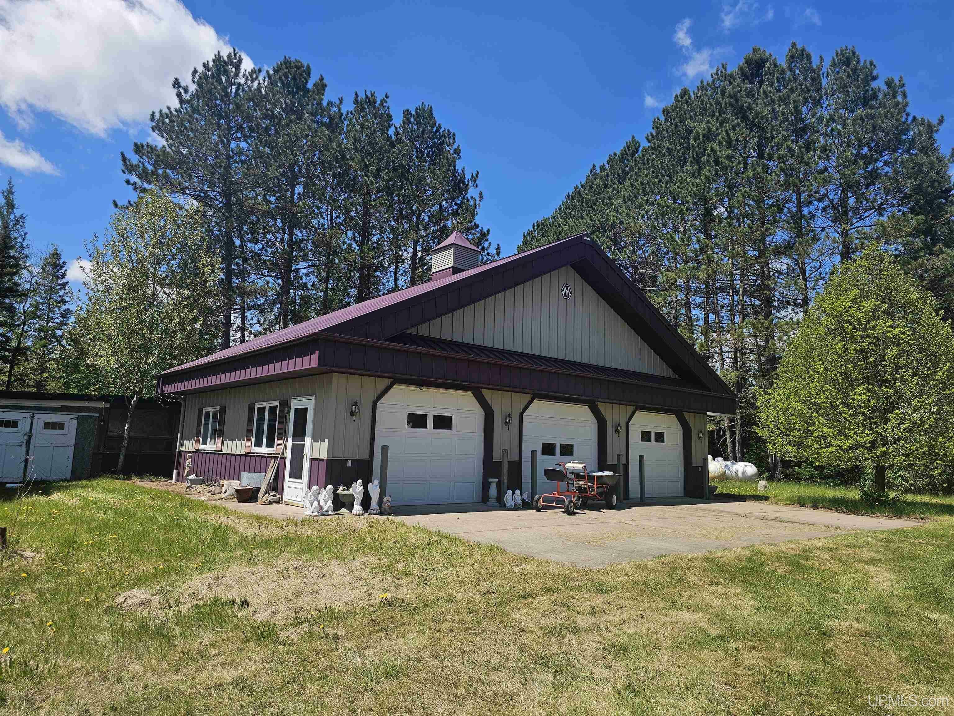 Property Photo:  109 Offerman Road  MI 49920 