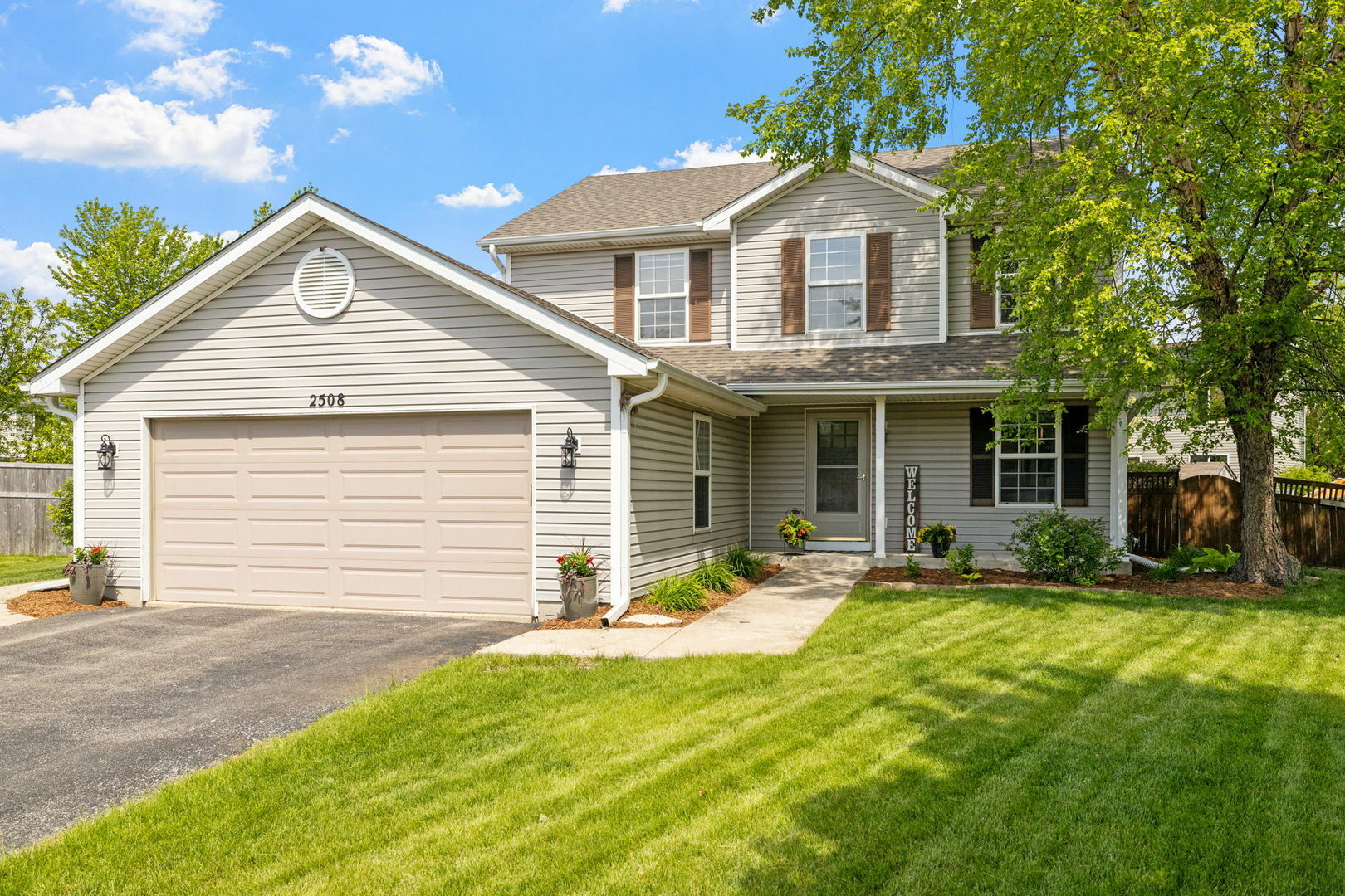 Property Photo:  2508 Falls Court  IL 60586 