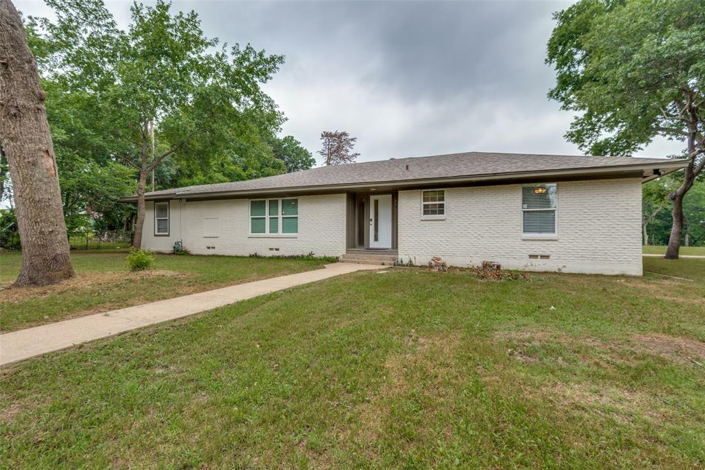 Property Photo:  807 Sherrill Boulevard  TX 75116 