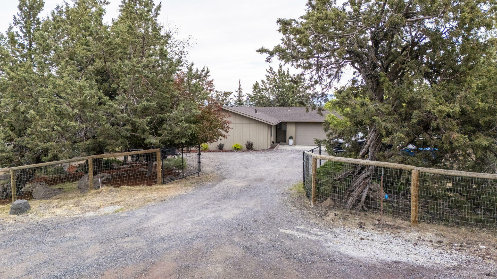 Property Photo:  65444 73rd Street  OR 97703 