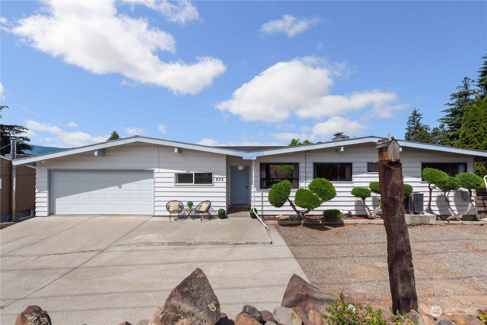 Property Photo:  836 N Kentucky Avenue  WA 98802 