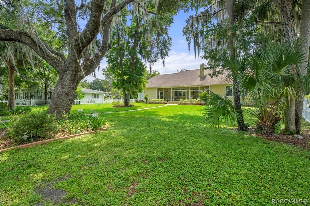 Property Photo:  9420 E Southgate Drive  FL 34450 