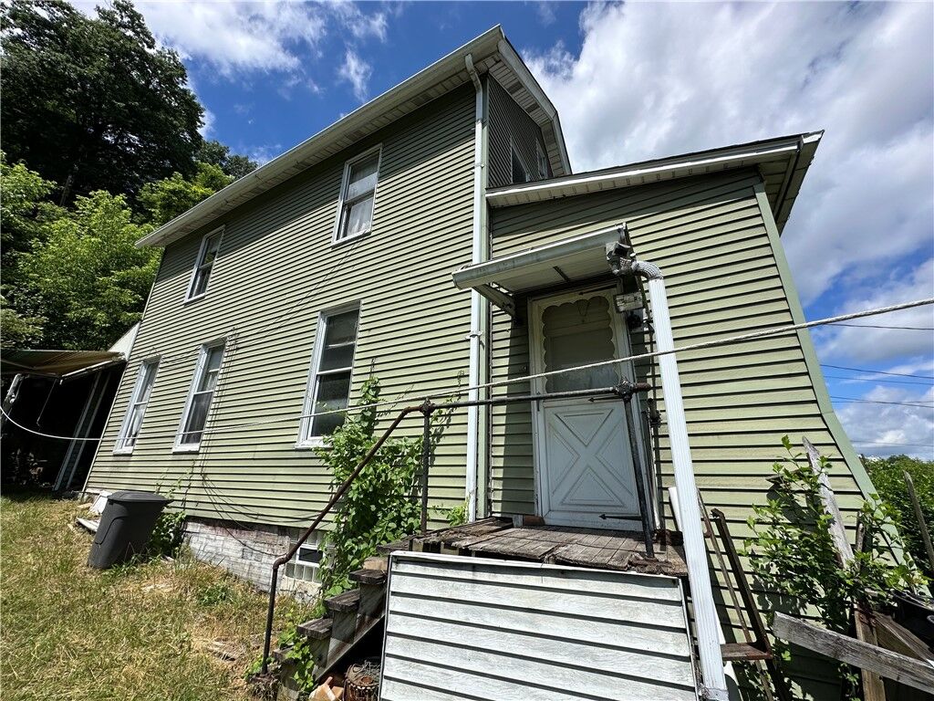 Property Photo:  2530 Beaver Ave  PA 15061 