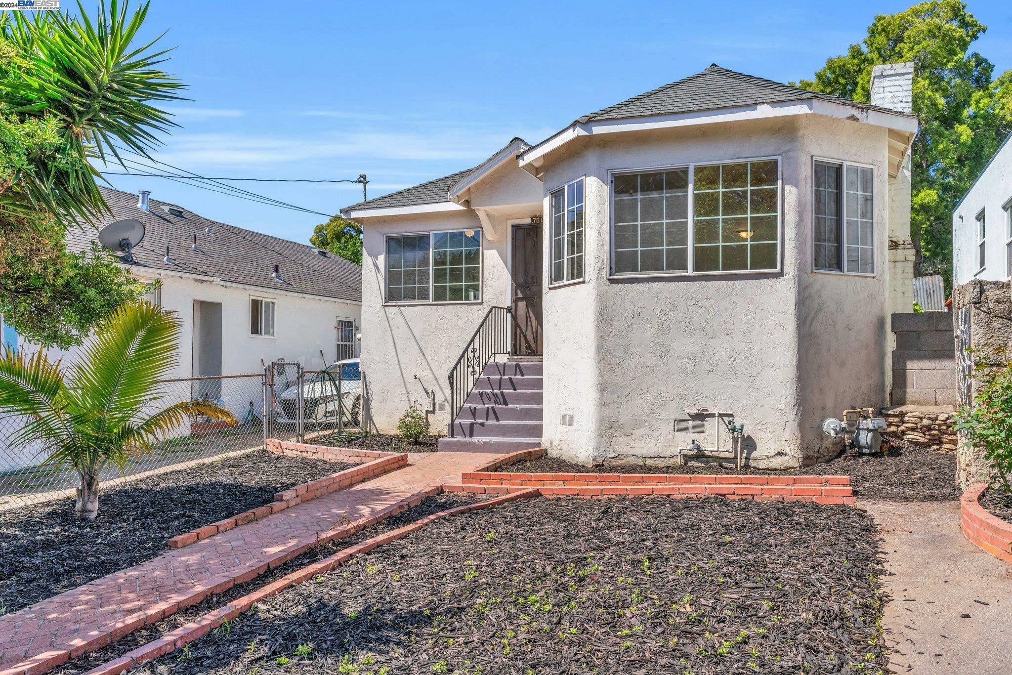 Property Photo:  7001 Lacey Ave  CA 94605 