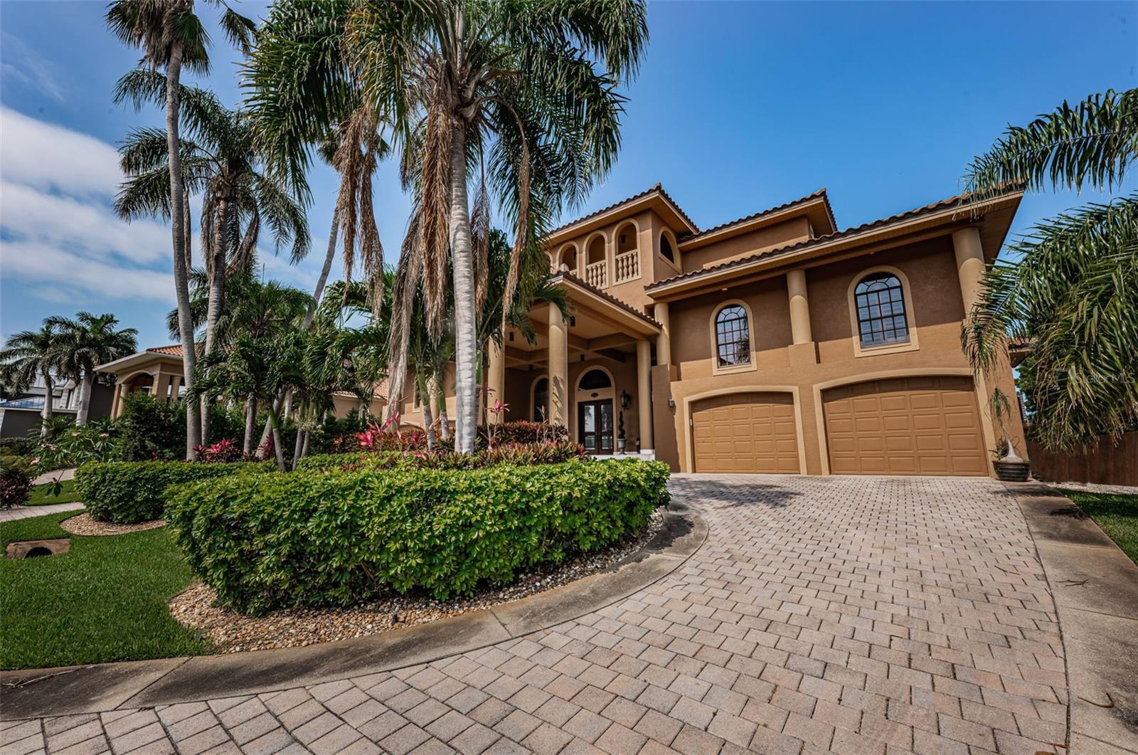 Property Photo: 806 Columbus Drive FL 33715