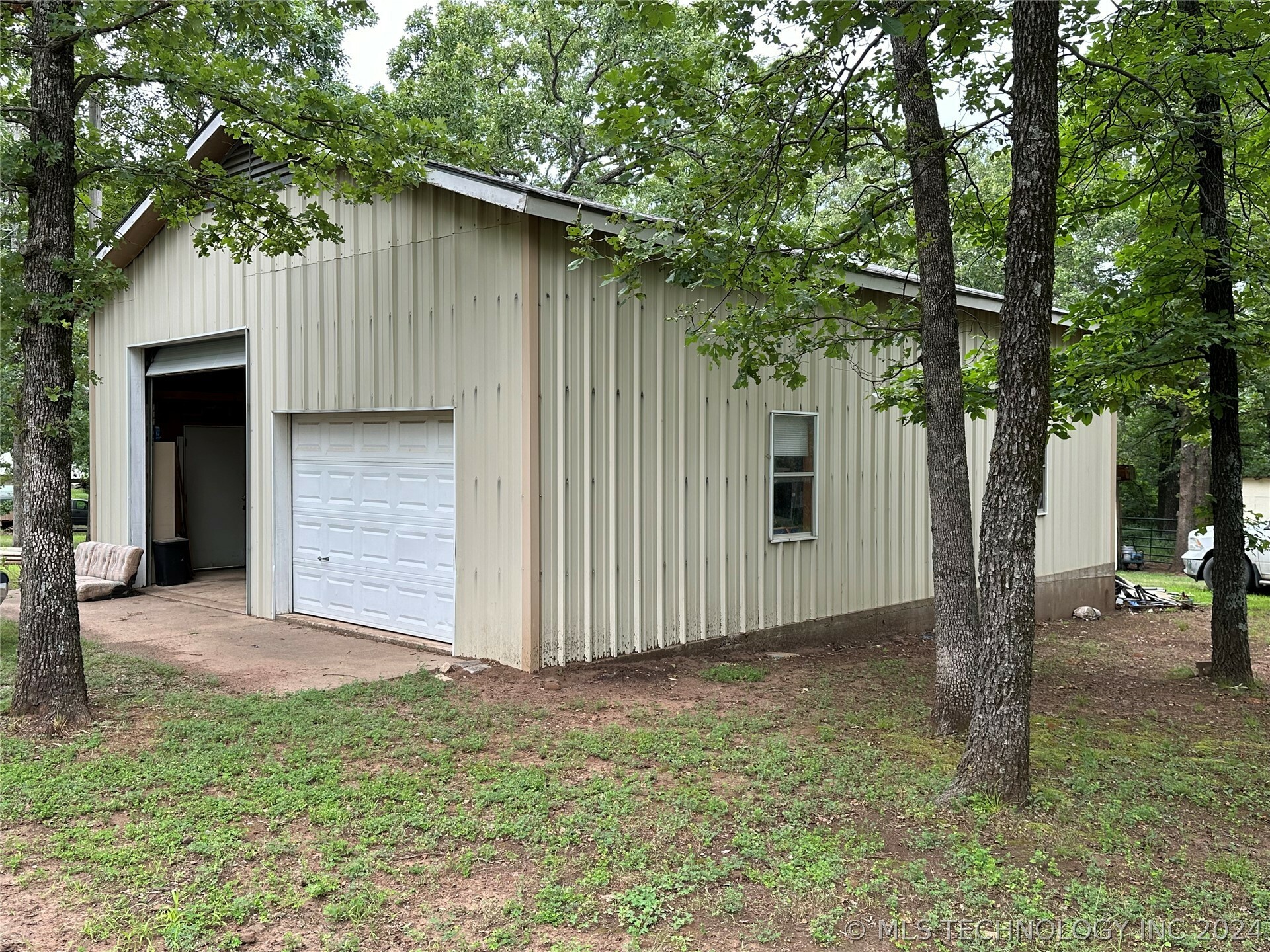 Property Photo:  136 Leaning Tree Road  OK 74434 