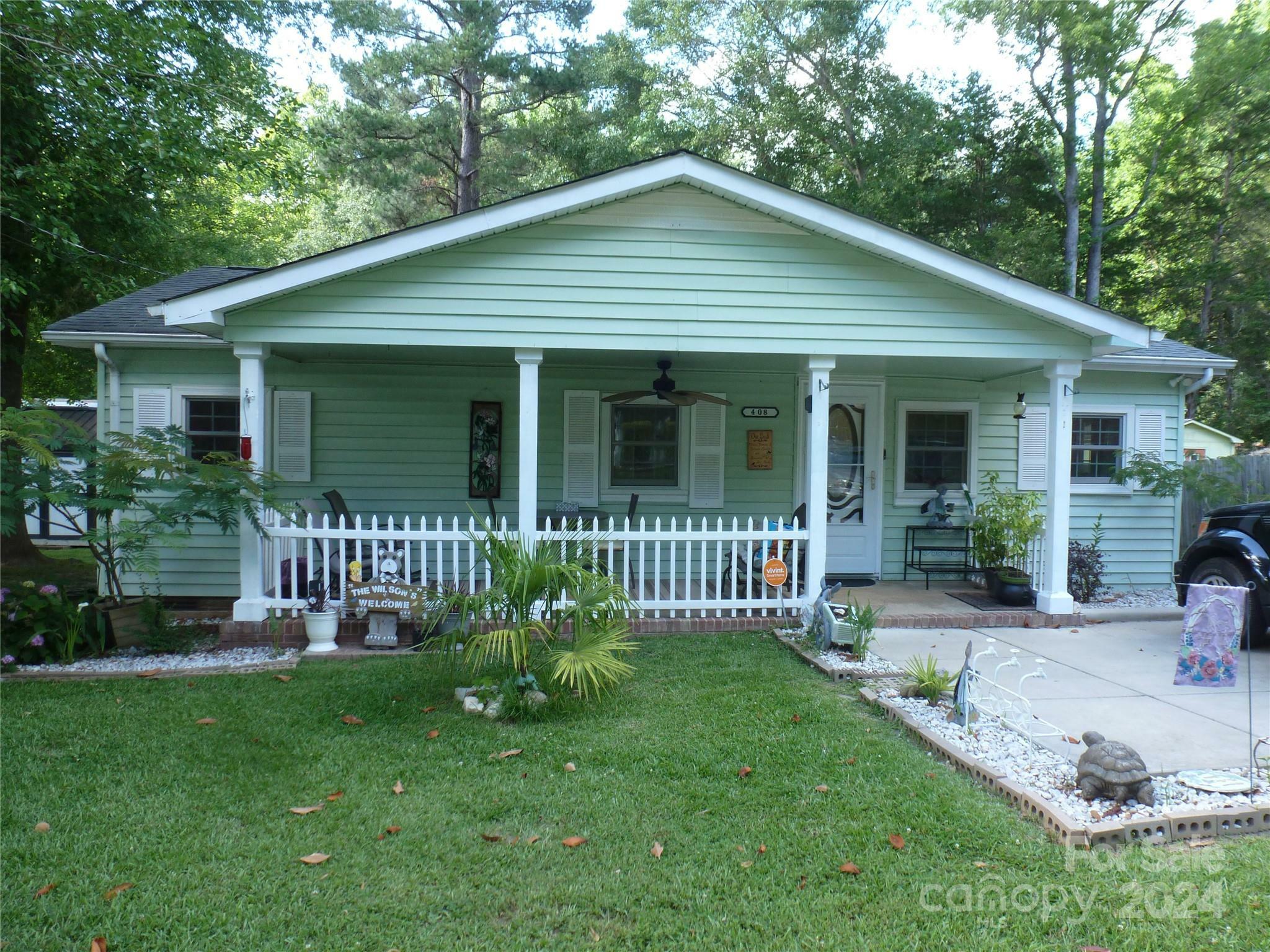 Property Photo:  408 Isom Street  SC 29720 