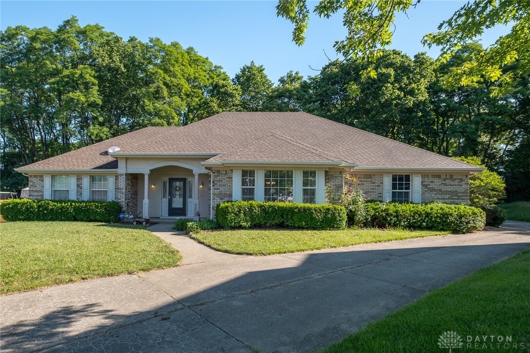 Property Photo:  5535 Hearthside Court  OH 45424 