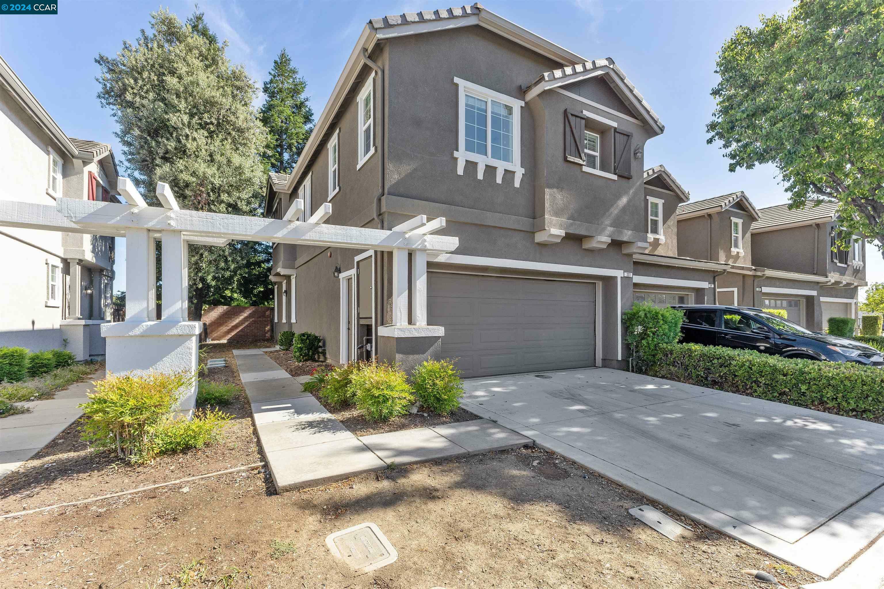 Property Photo: 227 Washington Dr CA 94513