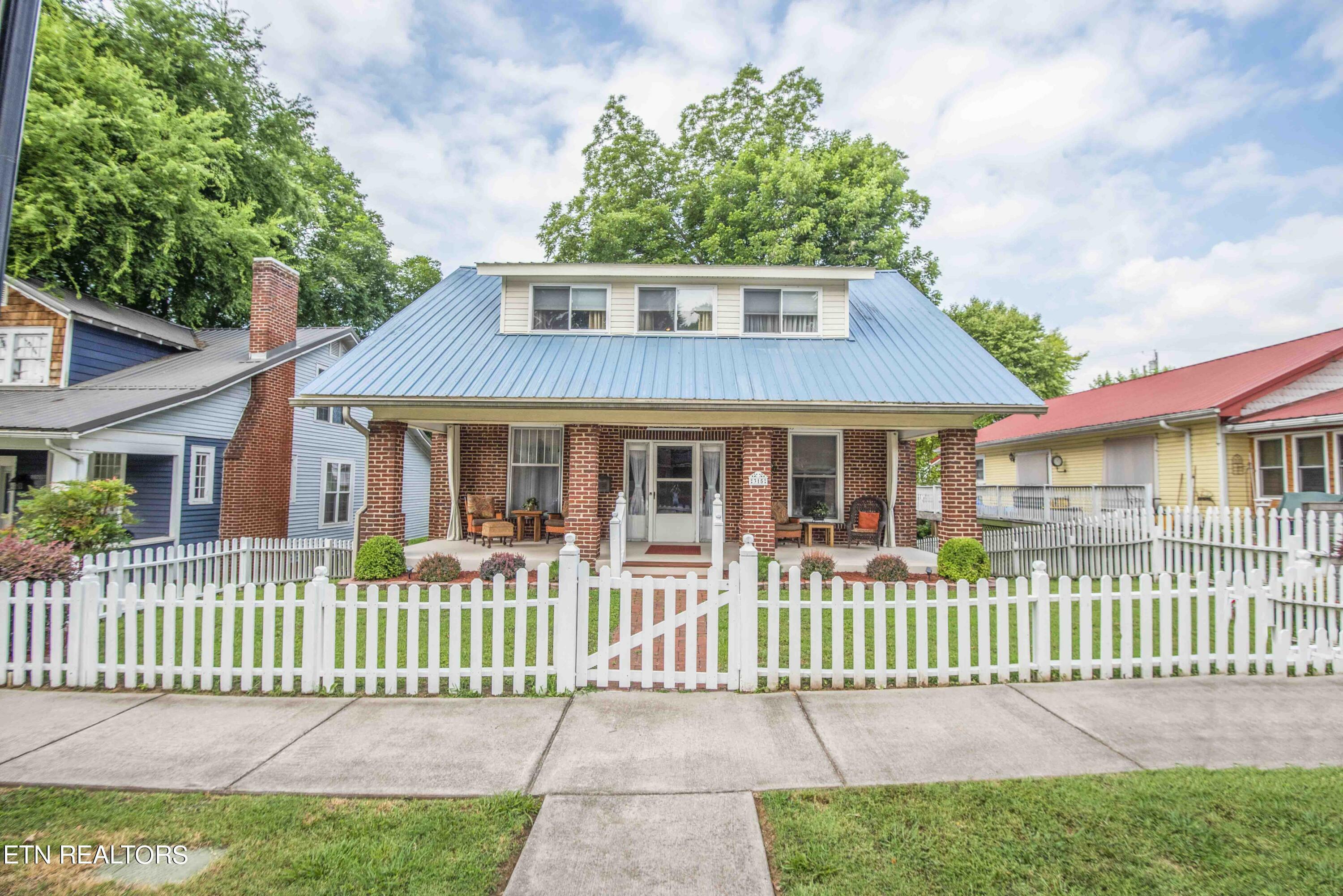 Property Photo:  315 NE Morgan Ave  TN 37748 