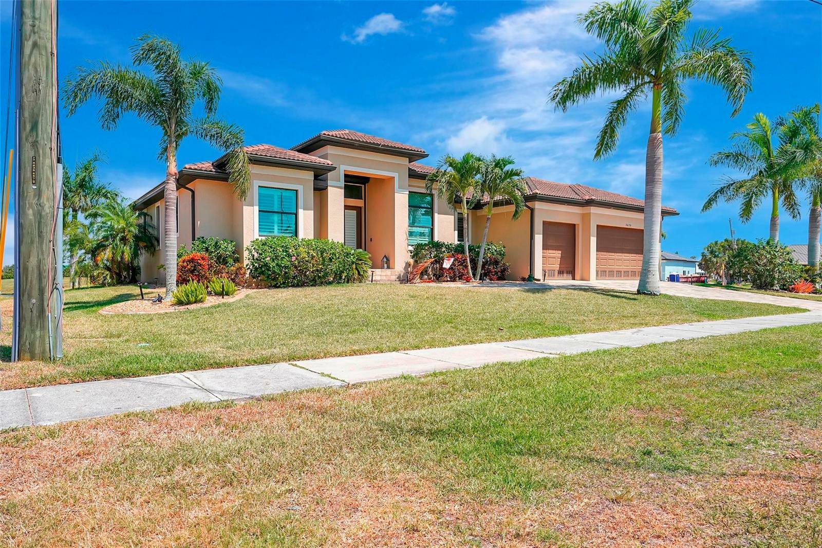 Property Photo:  3620 Carmichael Drive  FL 33950 