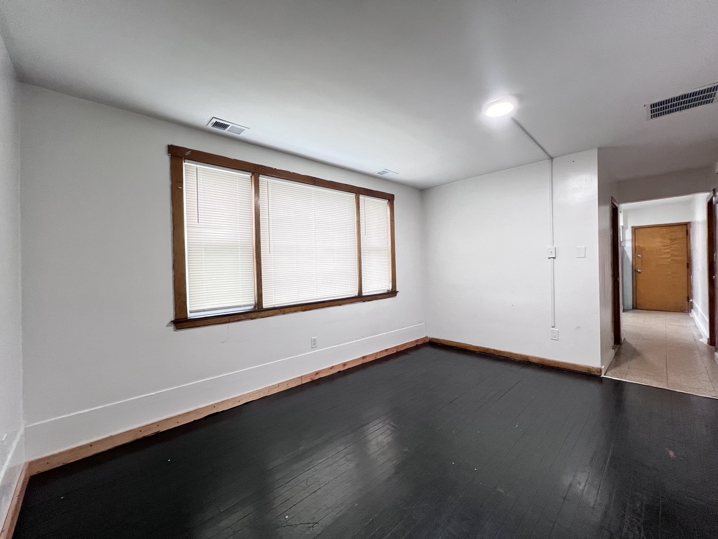 Property Photo:  5217 S Hermitage Avenue 2R  IL 60609 