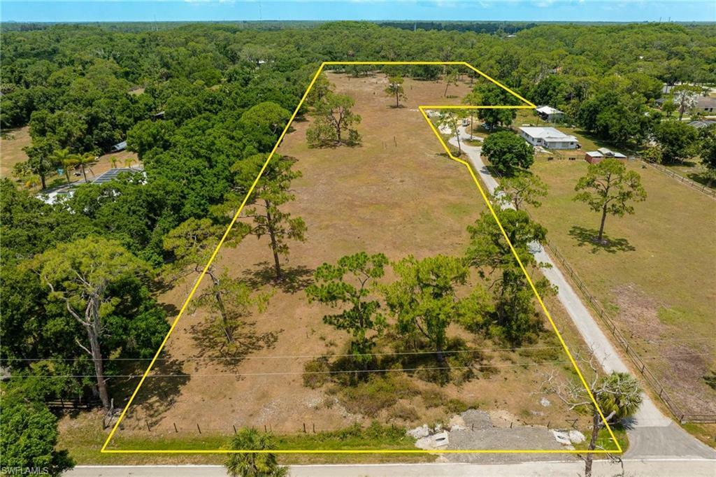 Property Photo: 18301 Old Bayshore Rd FL 33917