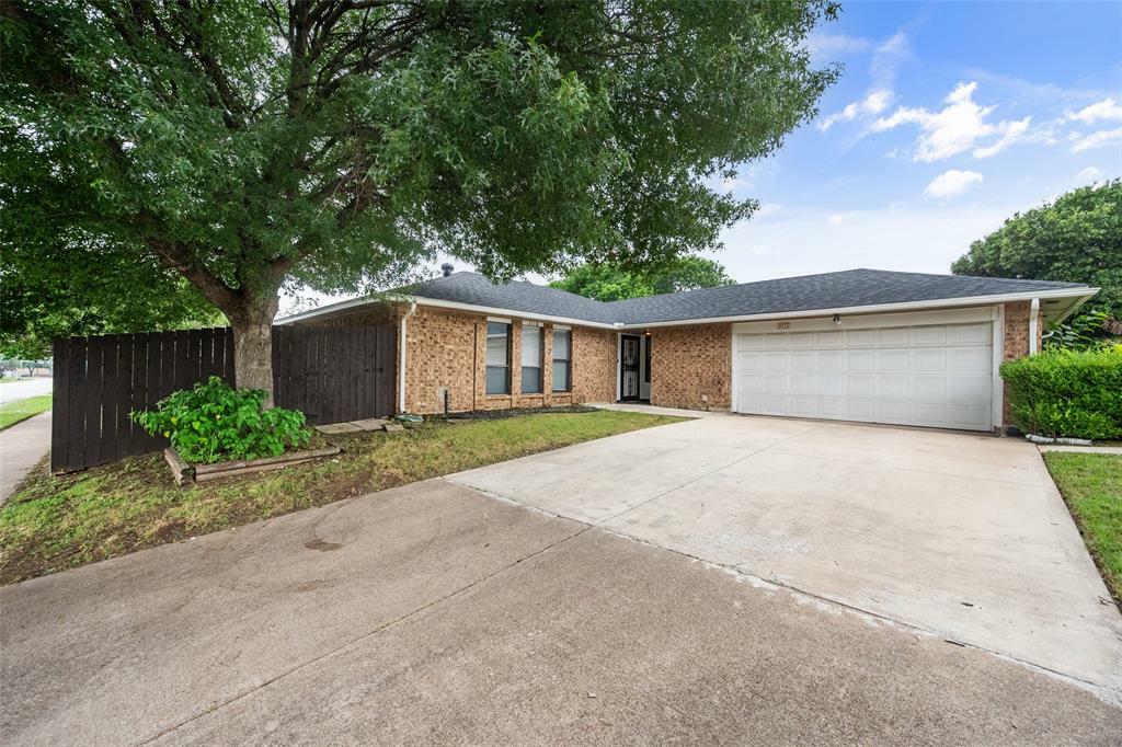 Property Photo:  2318 Clearhaven Drive  TX 76014 