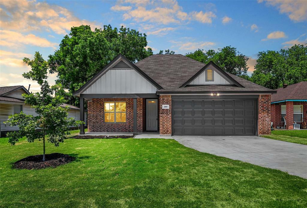 Property Photo: 2805 Ennis Avenue TX 76111