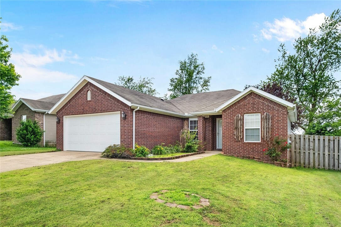 Property Photo:  6610 SW Shady Road  AR 72713 