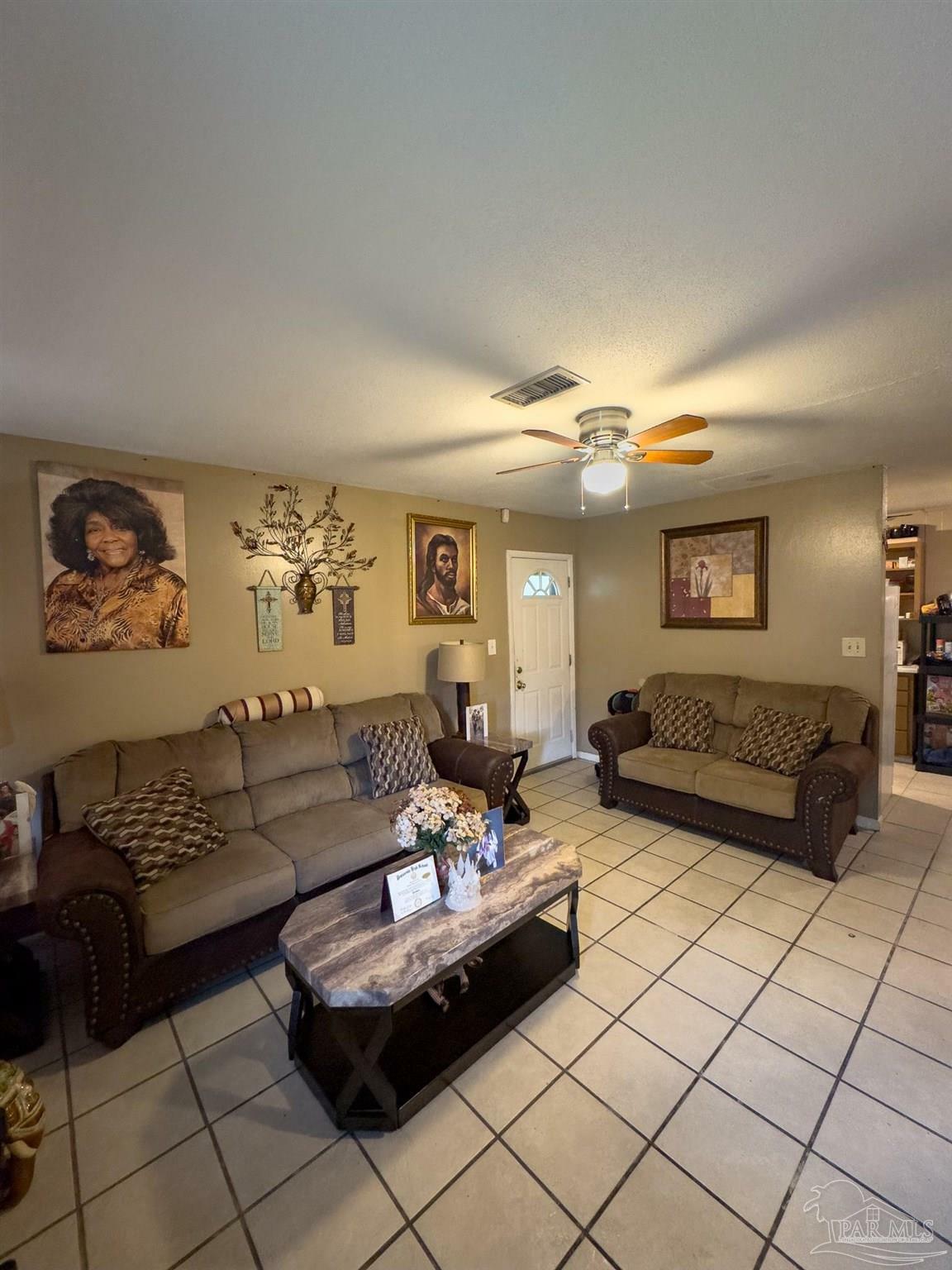 Property Photo:  1013 Potomac Dr  FL 32505 