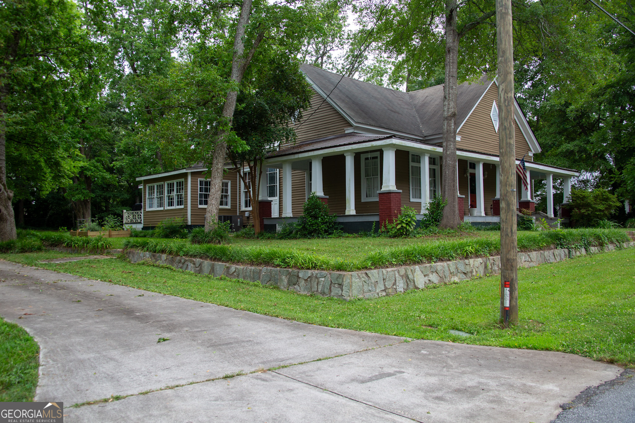 Property Photo:  351 West Avenue  GA 30233 