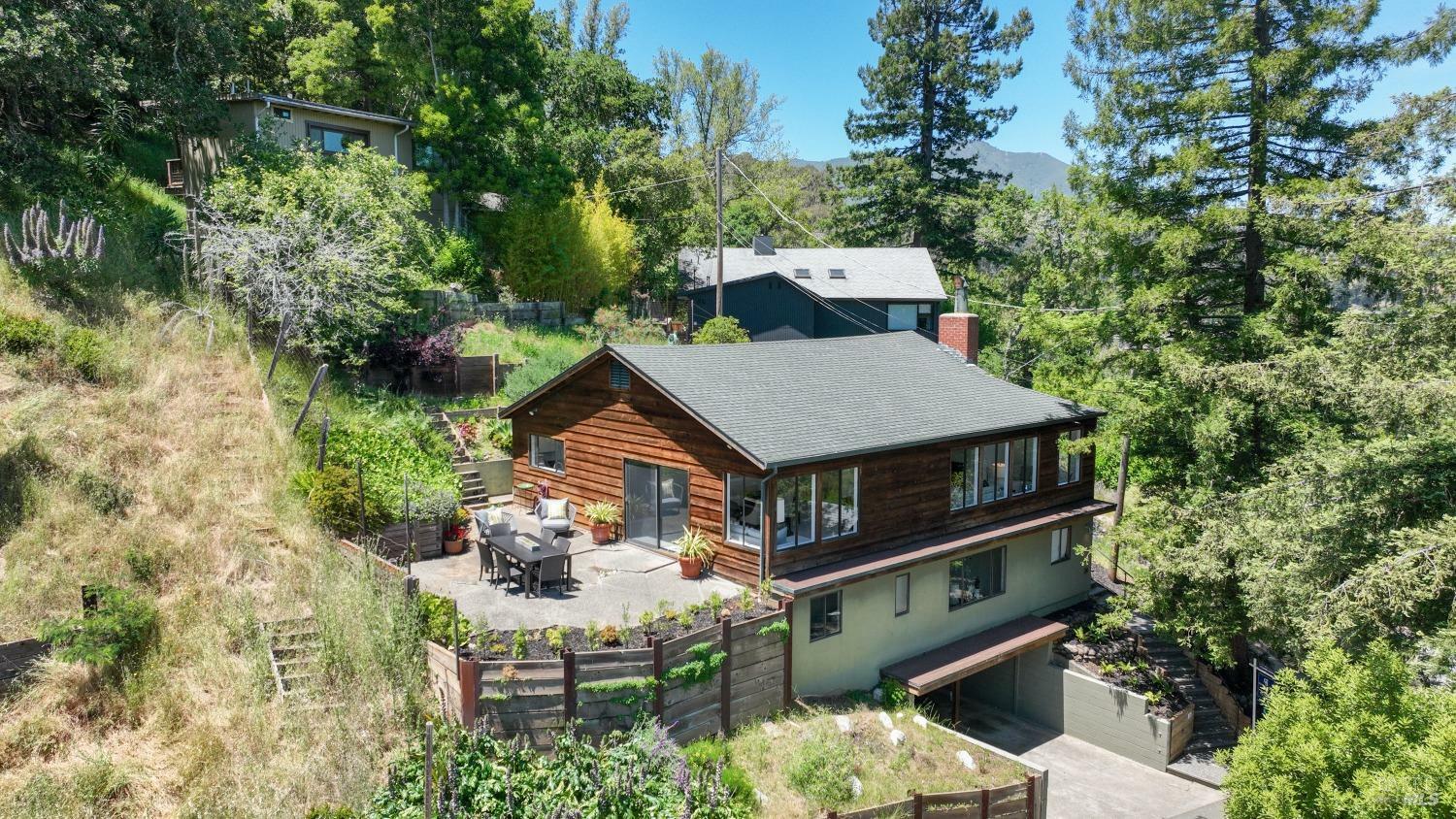Property Photo: 24 Madrone Park Circle CA 94941