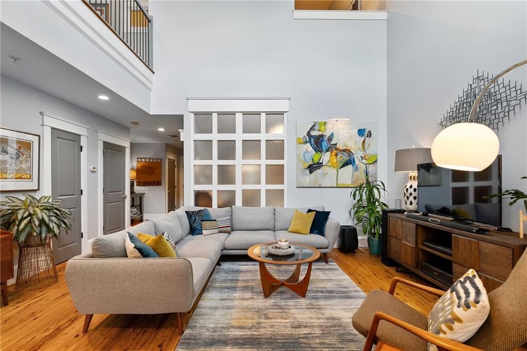 Property Photo:  1876 Gordon Manor NE 205  GA 30307 