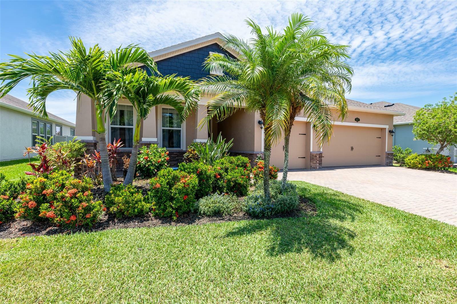 Property Photo:  1917 Moorhen Way  FL 33558 