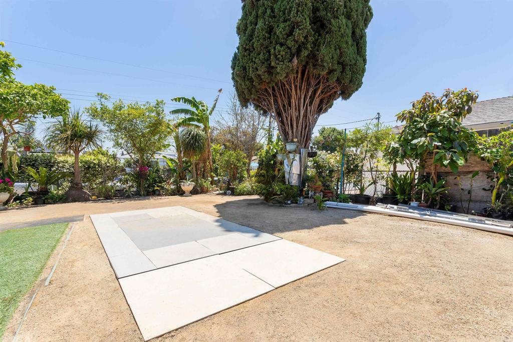 Property Photo:  4927 Luna Drive  CA 92057 