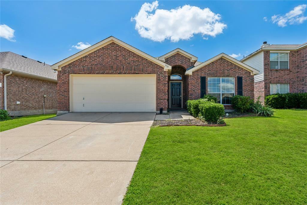 Property Photo: 914 Westfield Drive TX 75409