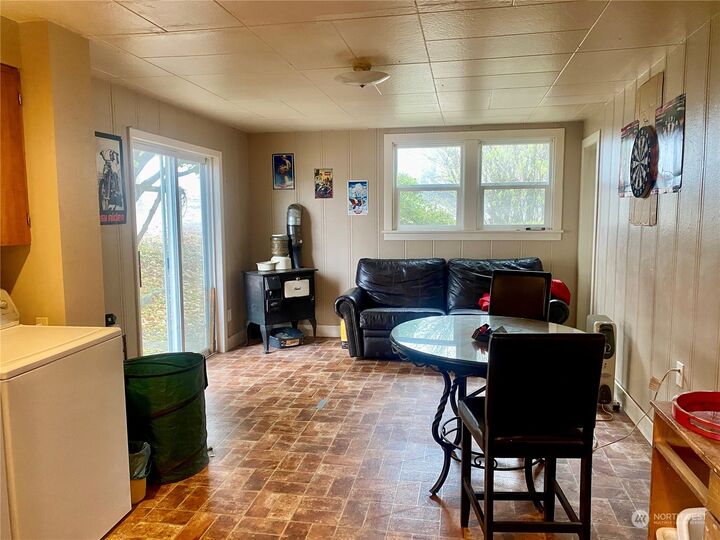 Property Photo: 11627 Krause Road E WA 99185