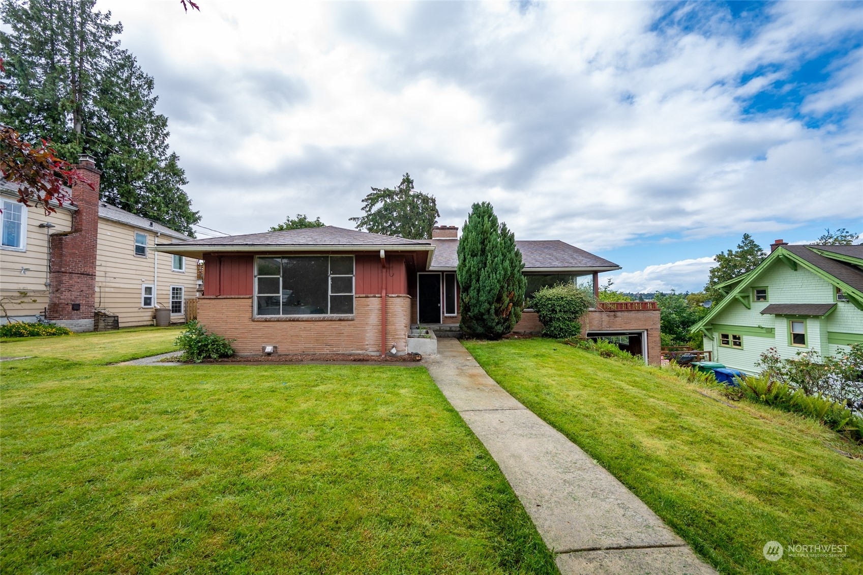 Property Photo:  4621 48th Avenue S  WA 98118 