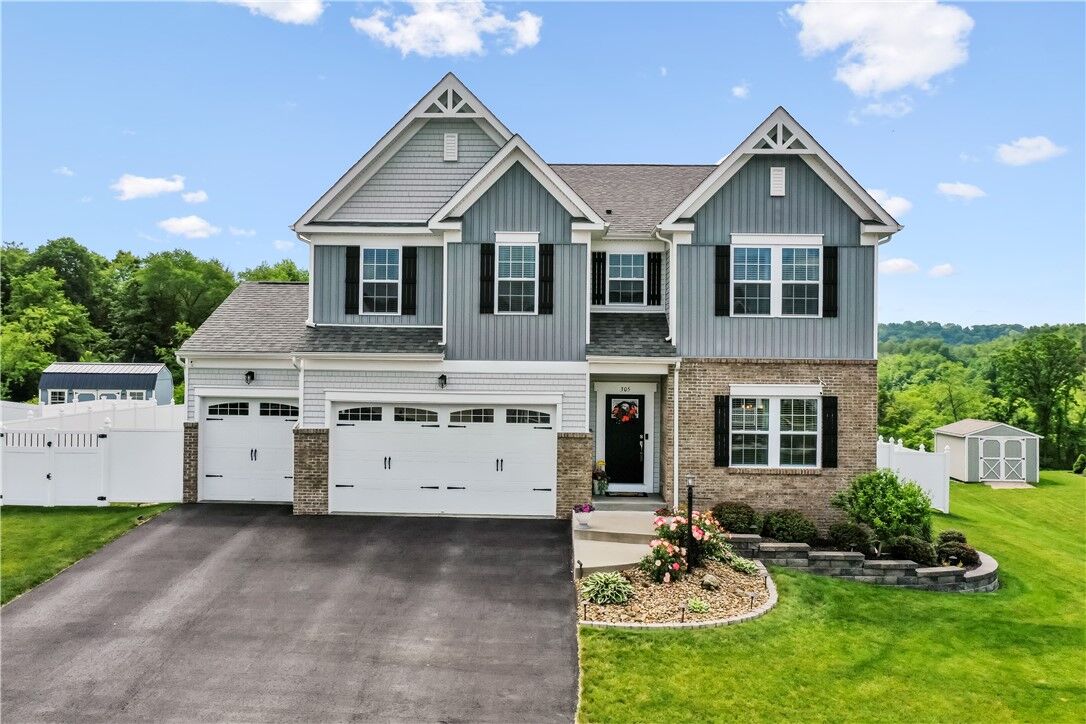 Property Photo: 305 Regent Ct PA 15057