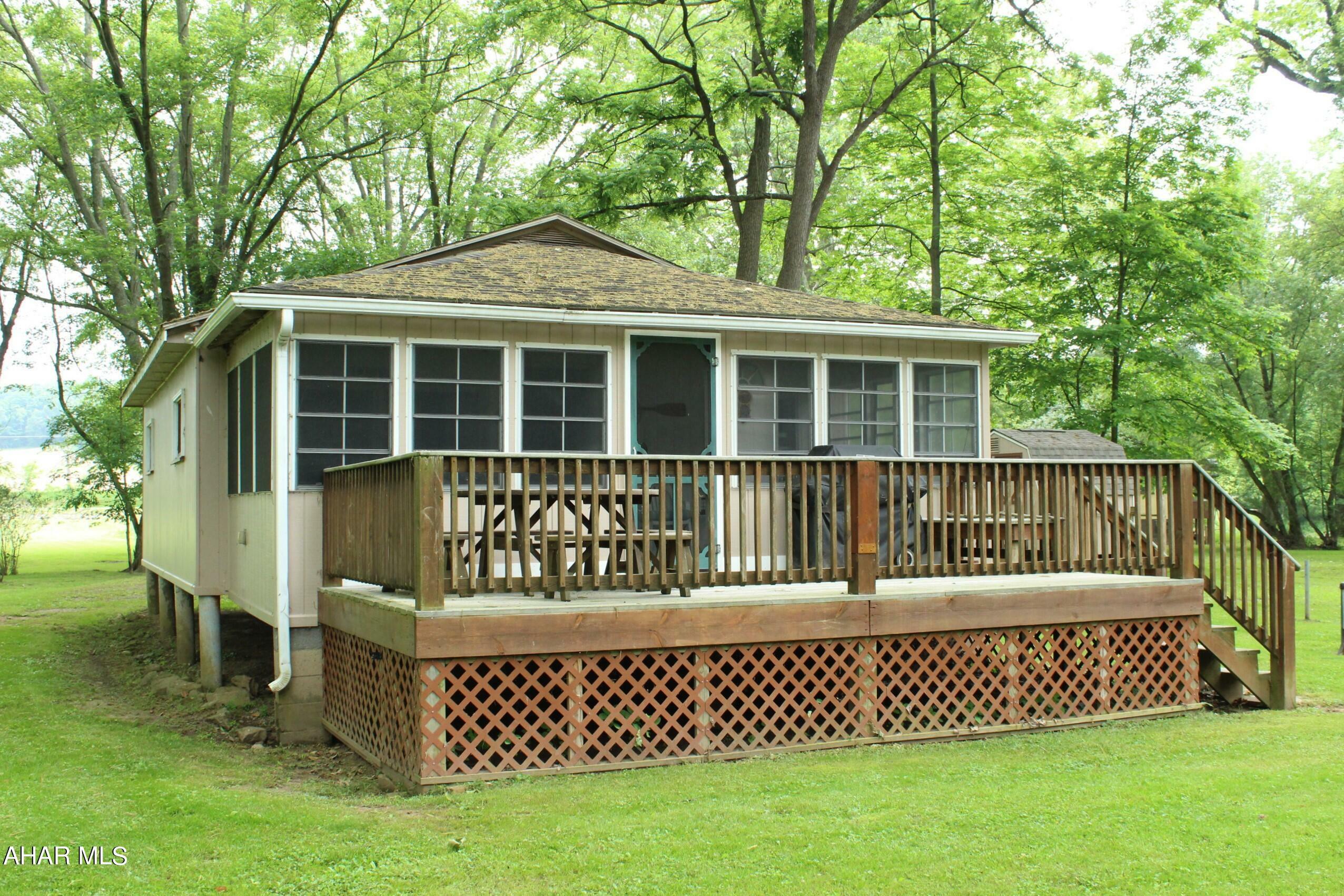 Property Photo:  1835 Reynoldsdale Road  PA 15554 