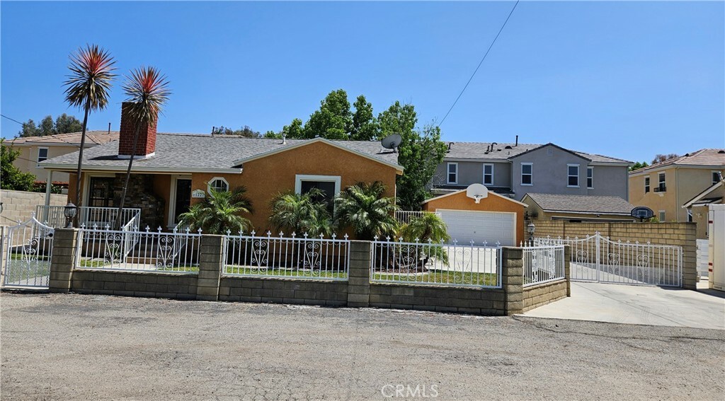 Property Photo:  11227 Gladhill Road  CA 90604 