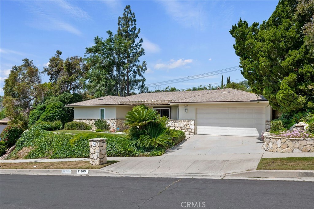 Property Photo:  11665 Babbitt Avenue  CA 91344 