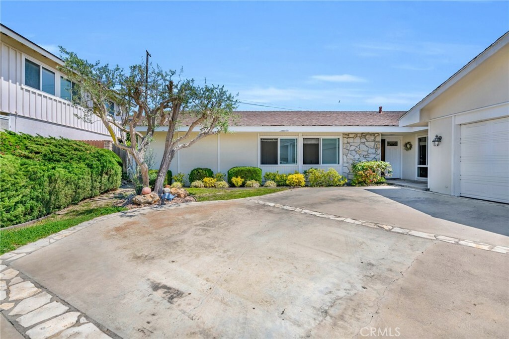 Property Photo:  6954 Starstone Drive  CA 90275 