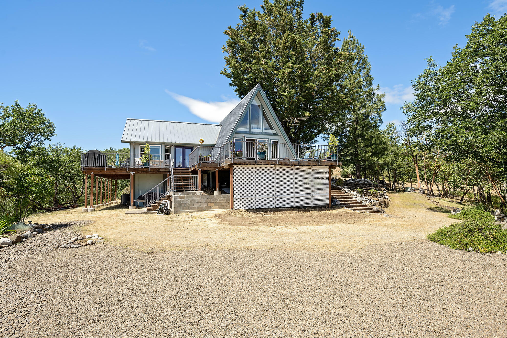 Property Photo:  1100 W Rolling Hills Drive  OR 97524 