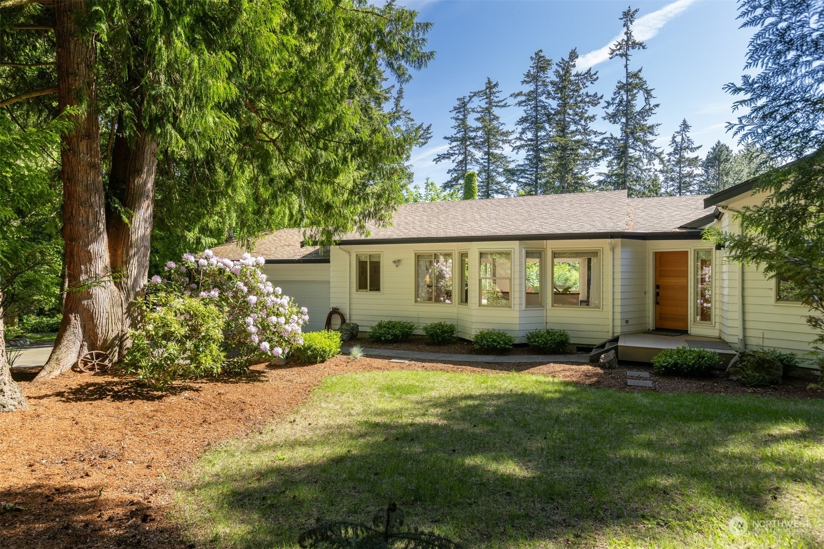 Property Photo:  408 Willow Road Place  WA 98225 