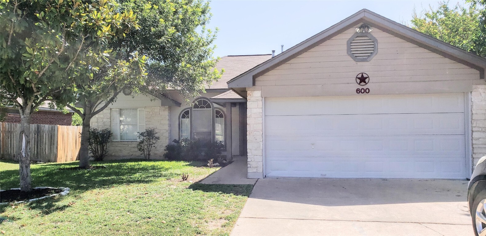 Property Photo:  600 Clear Spring Ln  TX 78641 
