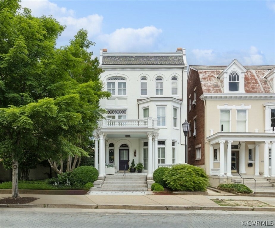 Property Photo:  2226 Monument Avenue  VA 23220 