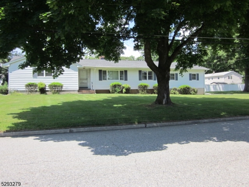 Property Photo:  4 Elray Rd  NJ 07950 