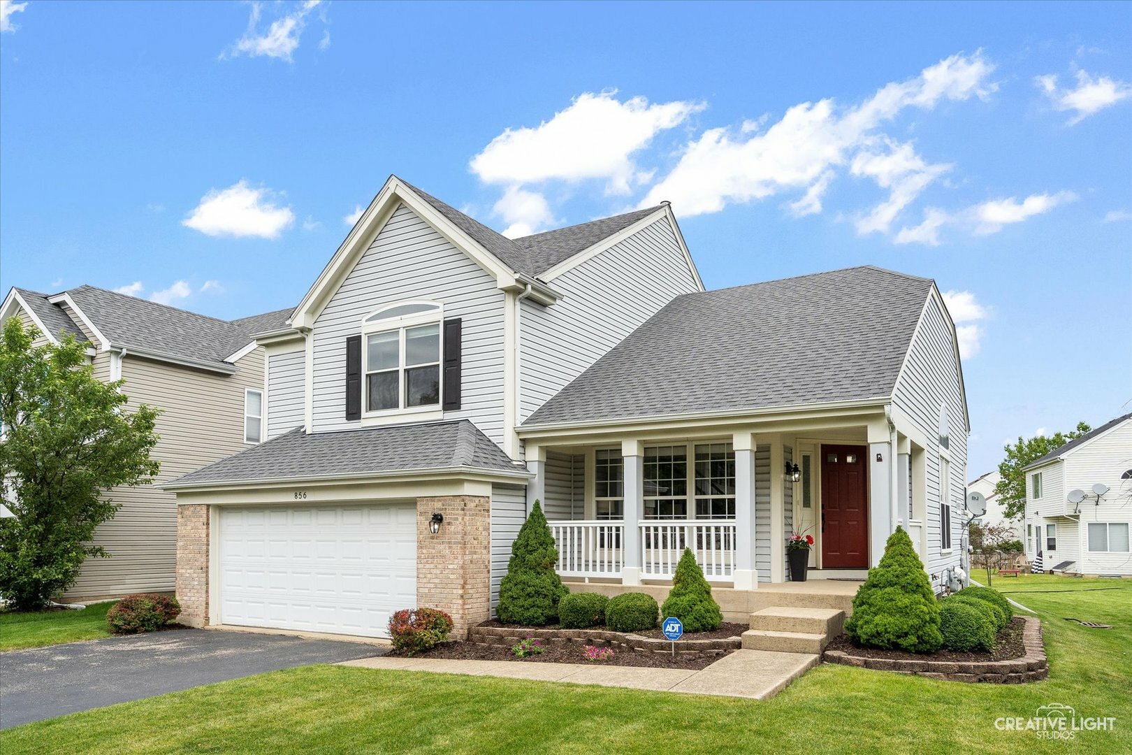 Property Photo: 856 Violet Circle IL 60540
